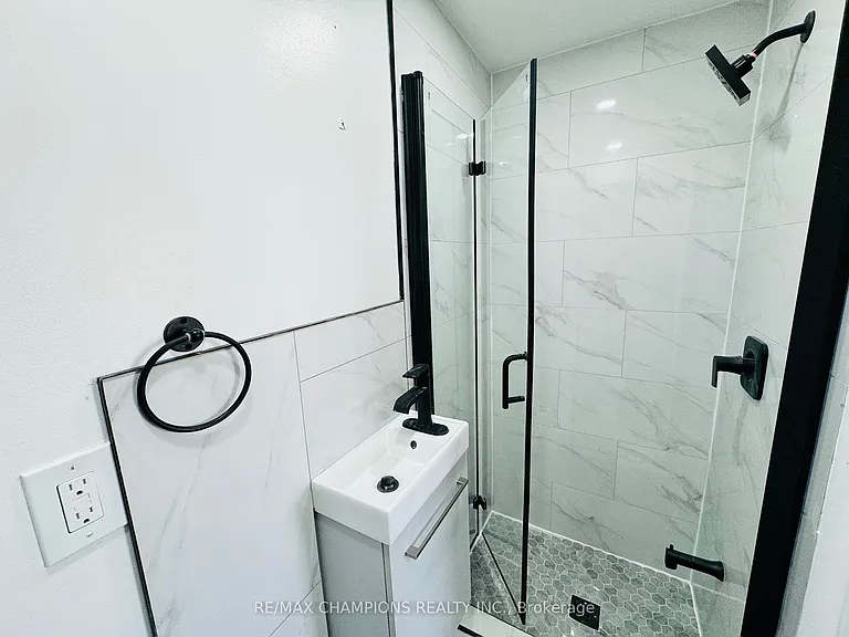 196 Caledonia Rd #2 — Photo 8