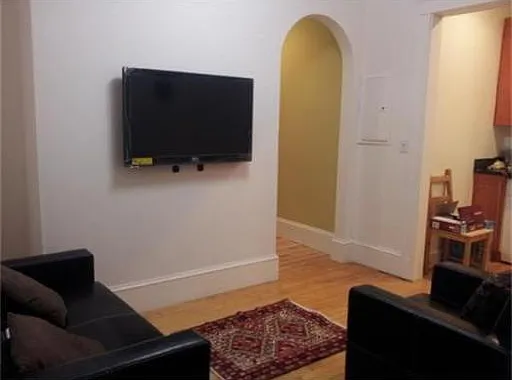 315 Harvard St #2 — Photo 6