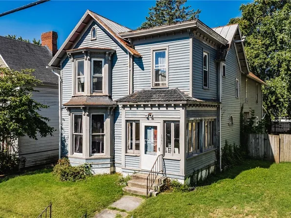 1041 Juliana St, Parkersburg, WV 26101