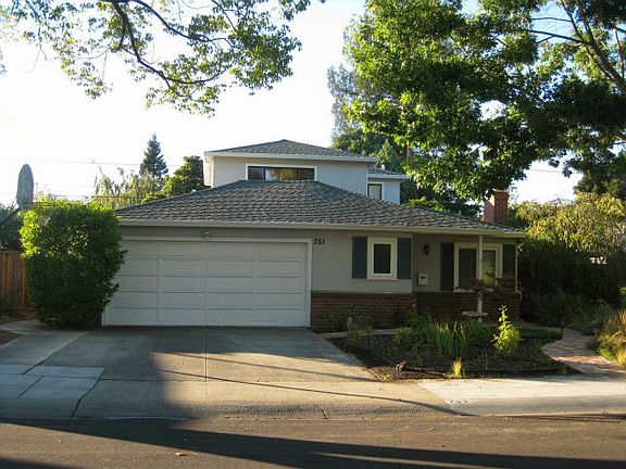 3rd image of 751 Marion Ave