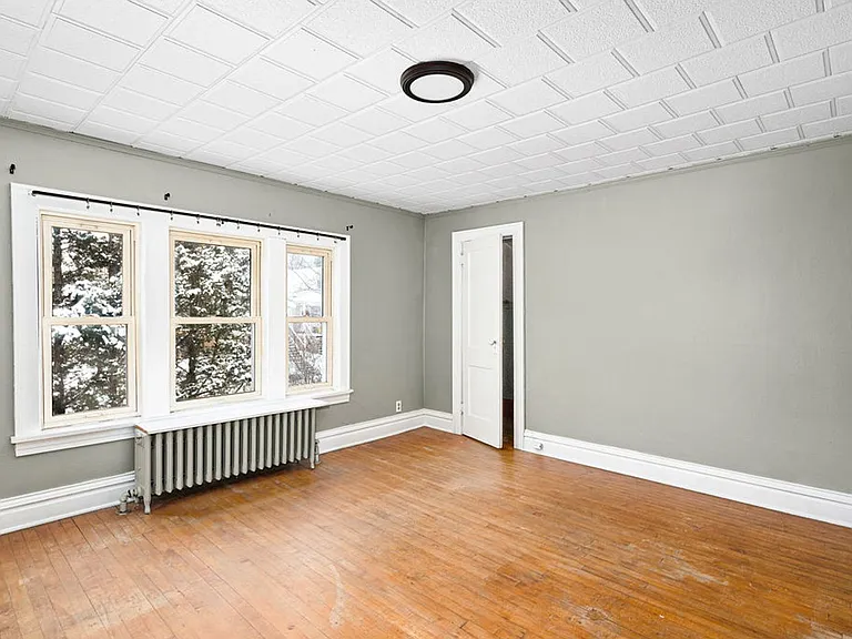 16 W 9th St — Photo 22