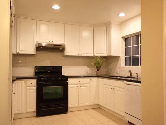 3rd image of 4421 Los Serranos Blvd