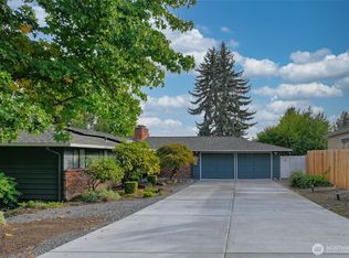 17127 NE 8th Pl, Bellevue, WA