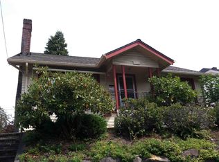 5816 8th Ave NE, Seattle, WA 98105