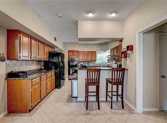 5th image of 2449 Chelsea Dr