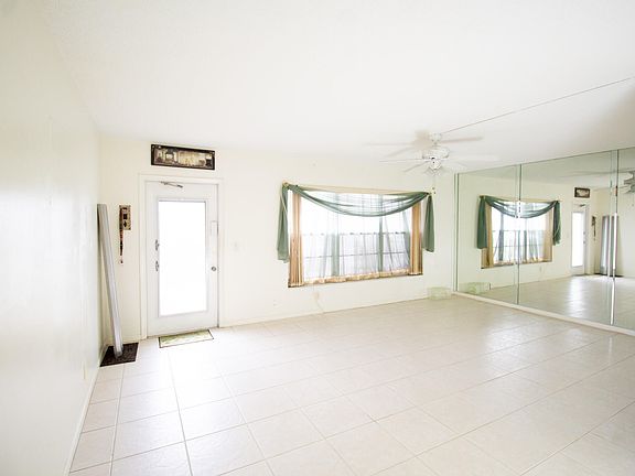 2nd image of 107 Wellington D #107