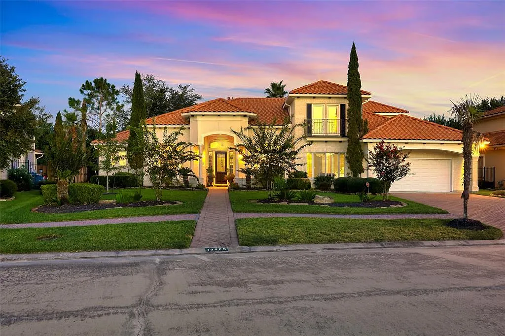 5 bed, 4500 sqft, $10,450 — Photo 1