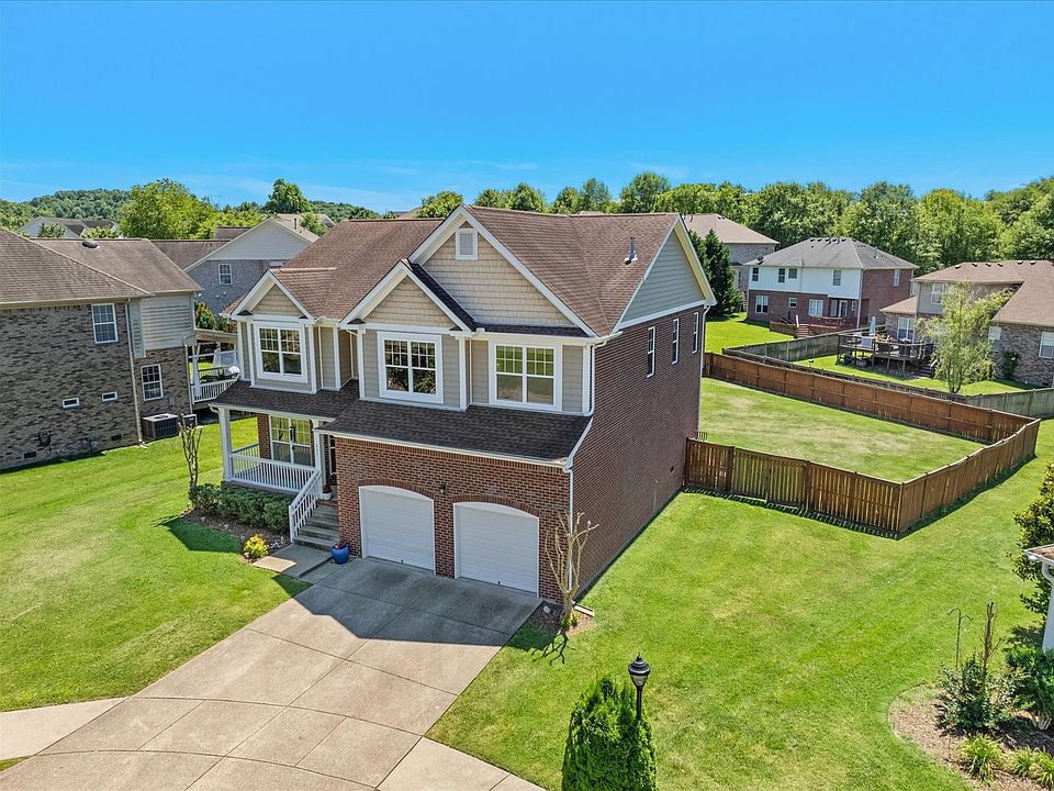 1st image of 605 Waterway Ct