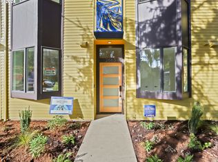 2663 NE Holman St #2, Portland, OR 97211
