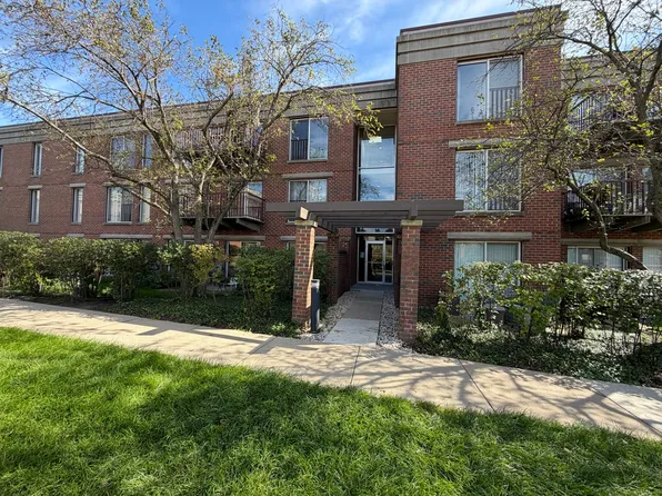 422 Kelburn Rd APT 325, Deerfield, IL 60015