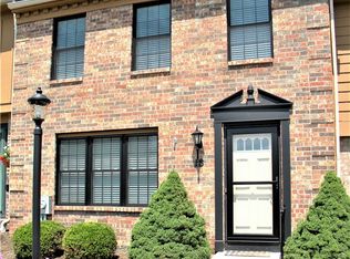 18 Georgetown Ln, Fairport, NY 14450