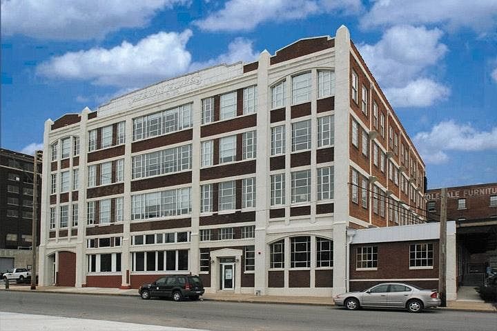 1st image of 2029 Wyandotte St APT 405