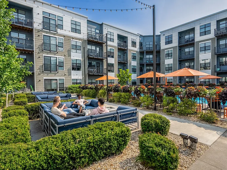 The Pointe at Polaris — Photo 28