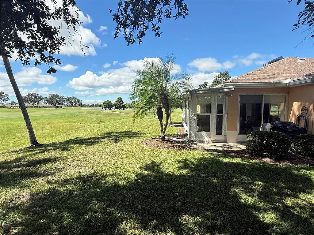 2 bed, 2.0 bath, 1700 sqft, $2,200 — Photo 4