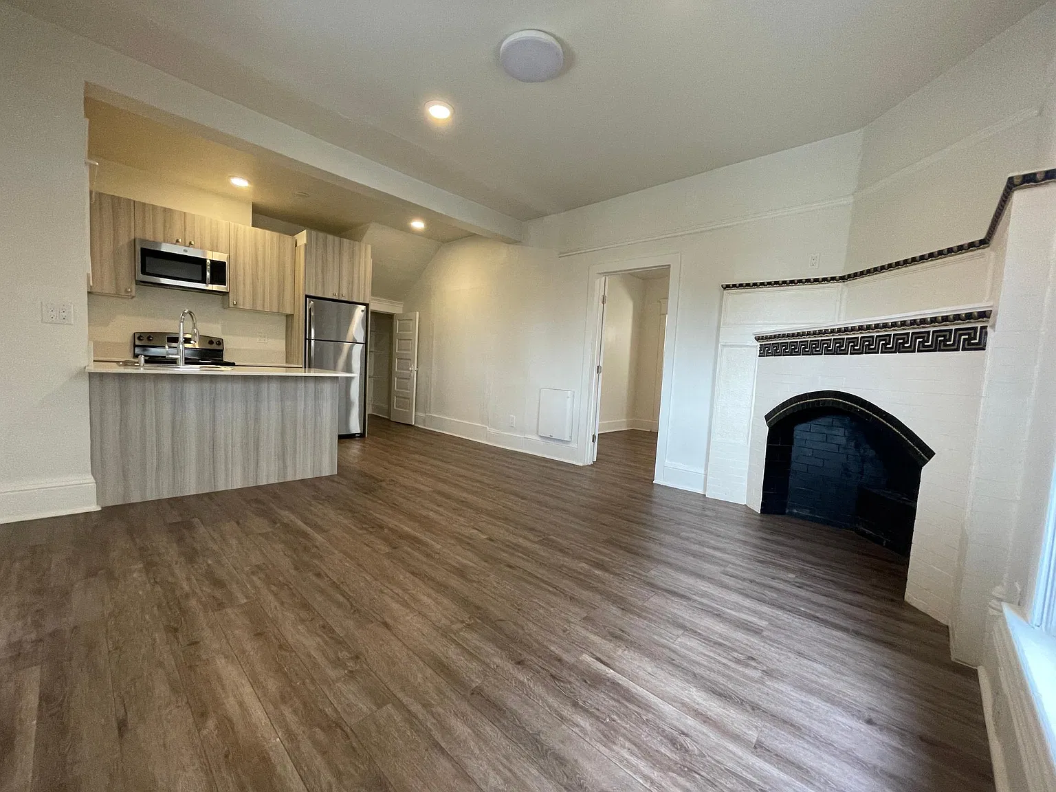 1 bed, 500 sqft, $1,500 — Photo 3