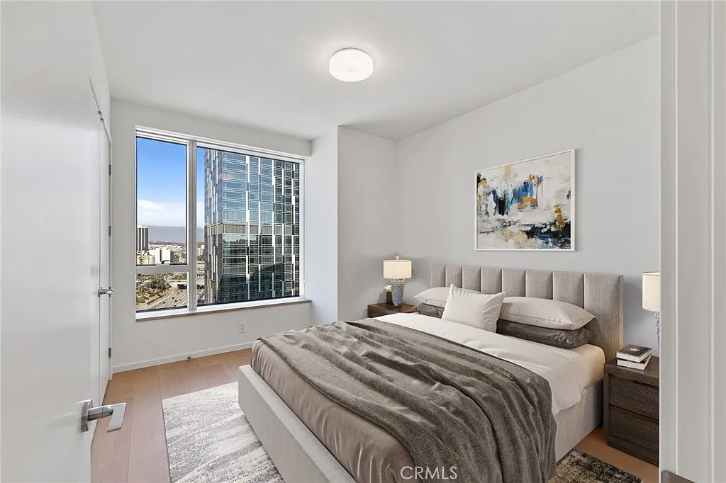 2 bed, 1290 sqft, $4,600 — Photo 1