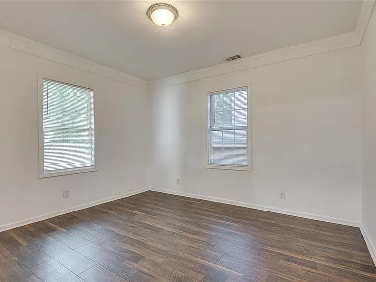 244 Laurel Ave SW — Photo 21