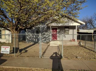 940 S 10th St, Slaton, TX 79364