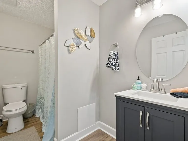 524 Branch St — Photo 9