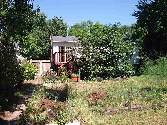 3rd image of 2017 Morehouse Ave