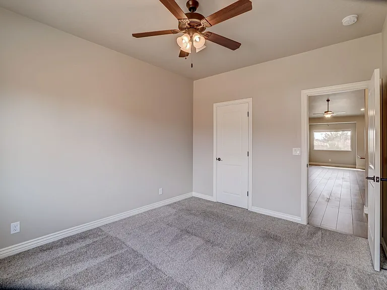 254 W 200 S — Photo 16