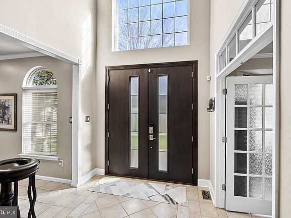 3rd image of 2 Rothbury Dr