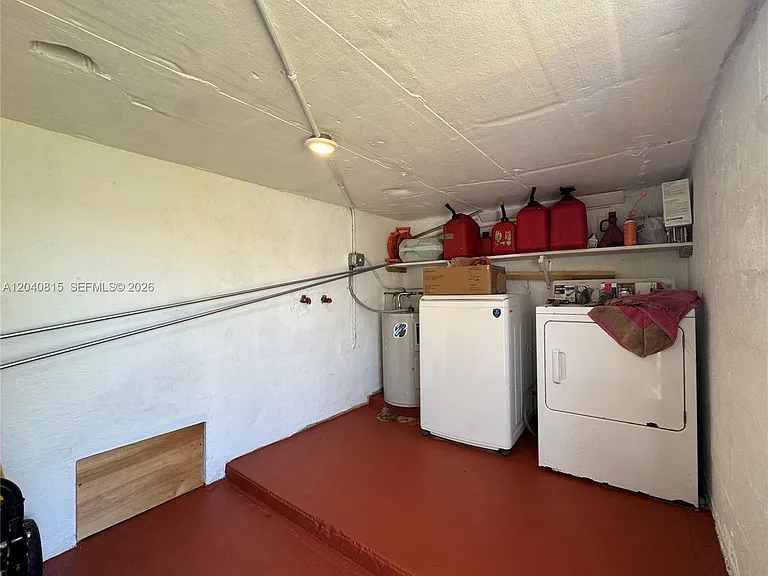 459 SE 3rd St — Photo 19