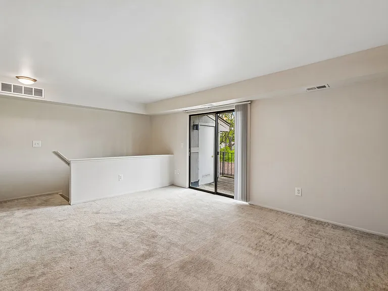 Pointe West Apartments — Photo 47