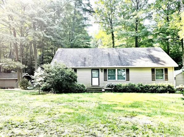 2296 W 116th St, Grant, MI 49327