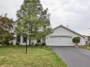 54 Churchview Ln, Pittsford, NY 14534