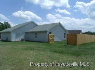 435 Northwoods Dr, Raeford, NC 28376