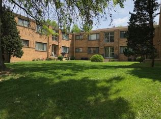 8502 Titchfield Ct APT B, Saint Louis, MO 63123