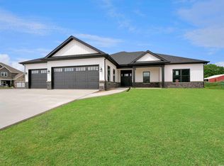 16927 Hillsong Ln, Huntertown, IN 46748