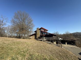 240 Hollywood Dr, Little Hocking, OH 45742