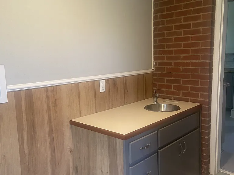 144 Gloucester Ave — Photo 8