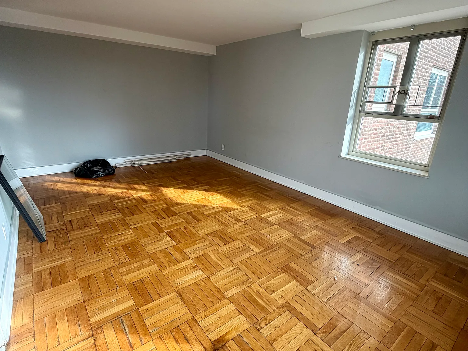186th Ln, Fresh Meadows — Photo 2