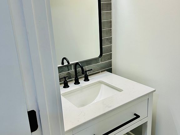 3rd image of 3123 Colonial Way APT H