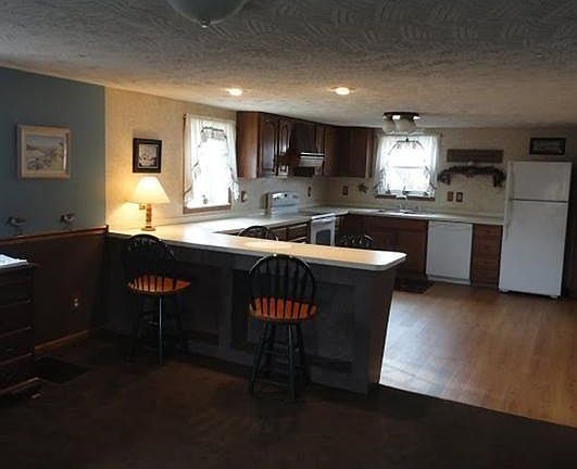 4th image of 108 N Fair Ln