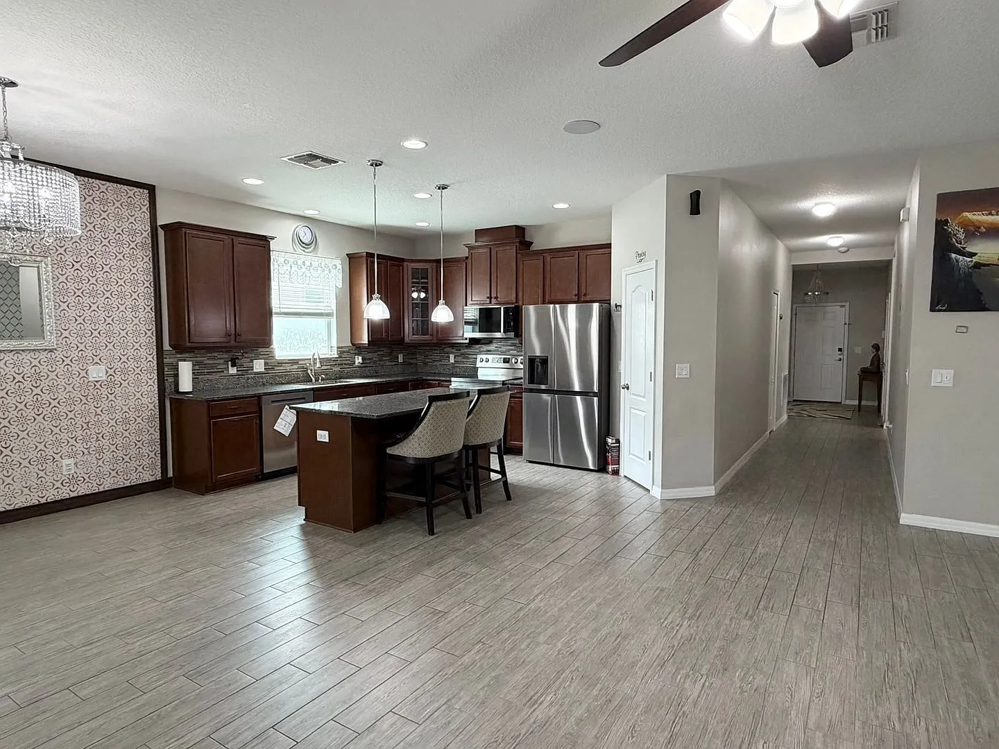 4 bed, 2.0 bath, 1850 sqft, $2,699 — Photo 3