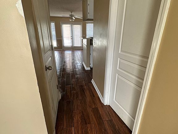5th image of 220 Claremont Ave