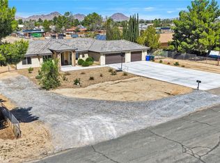 13922 Jicarilla Rd, Apple Valley, CA 92307