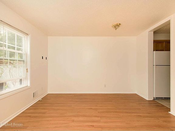 2nd image of 2011 Cicero Ave #2