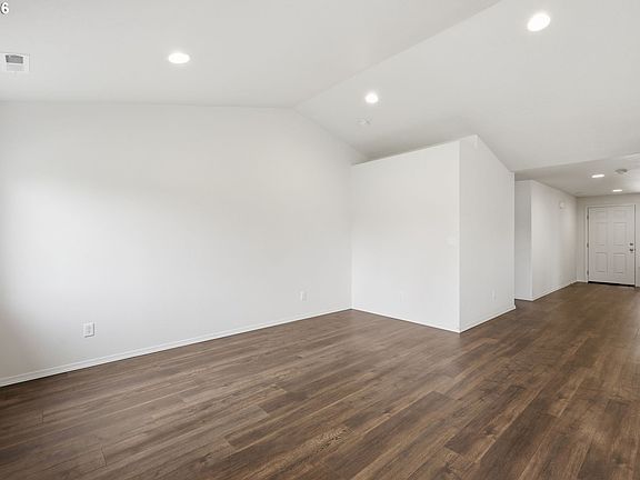 4th image of 5320 Squirrel St