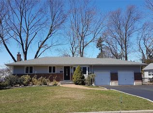 50 Ruth Blvd, Commack, NY 11725