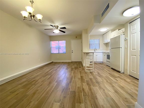 3rd image of 12500 NE 5th Ave APT 309