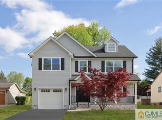 171 Oxford Rd, Colonia, NJ 07067