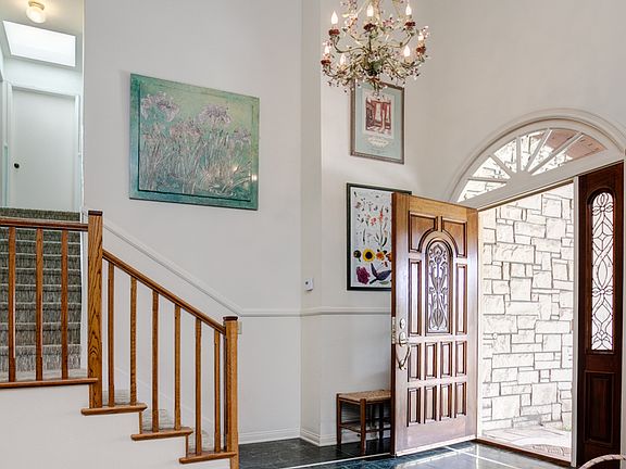 5th image of 241 Crownhill Ct