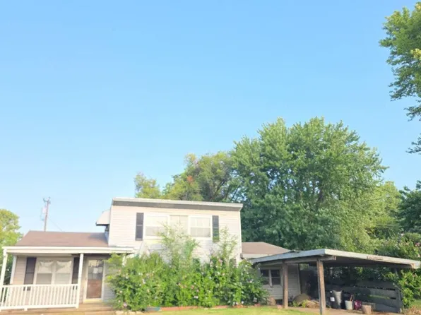 1421 N 1st St, Arkansas City, KS 67005