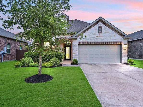 257 Dale Ridge Ln, Dickinson, TX 77539