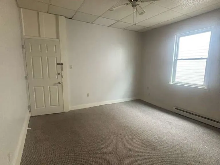 919 W Market St #2R — Photo 2